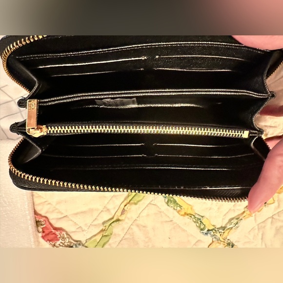 Black quilted wallet - Picture 2 of 7